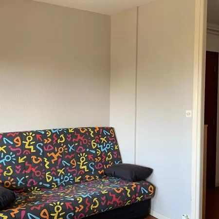 Spacious Of 40 M2 With Balcony In * Frejus